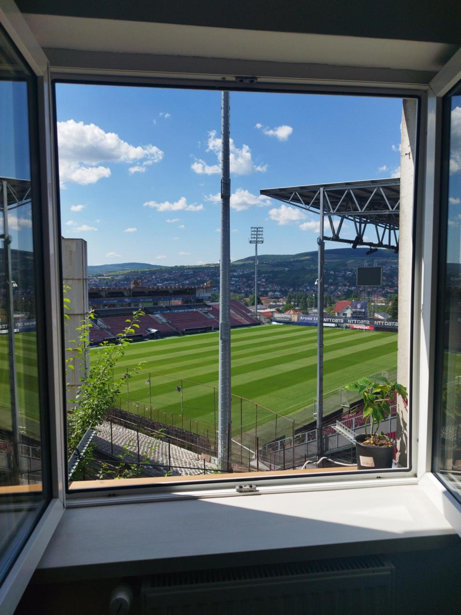 Central Nook With Stadium Vista Cluj-Napoca Exterior photo